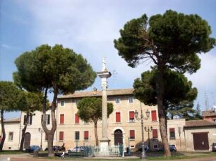 Ravenna: Platz vor Kathedrale/Duomo Sant´Orso