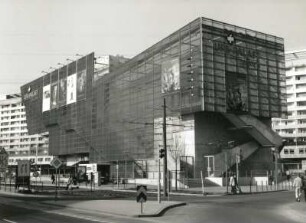 Dresden-Altstadt. UFA-Palast, St. Petersburger Straße (1993/1998, Coop Himmel(b)lau). Eckansicht von Nordosten