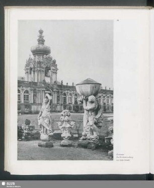 Kronentor. Die Wiederherstellung war 1952 beendet