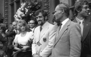 Freiburg: Adolf Seger und Oberbürgermeister Dr. Keidel; auf dem Balkon