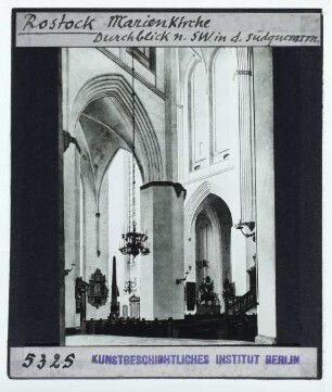 Rostock, Marienkirche : Innenansicht, Blick aus dem MS nach SW in das S-QH