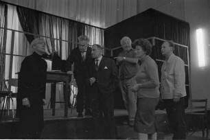 Aufführung des Schauspiels "Elektra" beim Badischen Staatstheater.