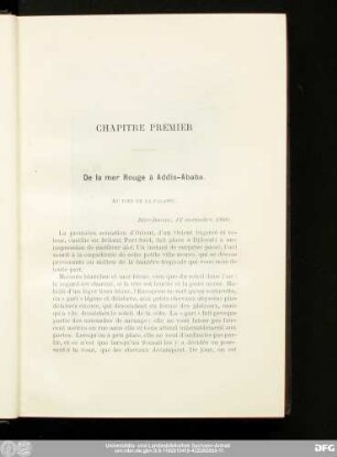 Au pied de la falaise.