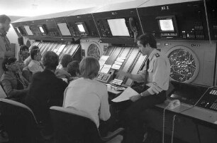 Flugsicherungskontrollzentrale Eurocontrol an der Kreuzung Rintheimer Querallee und Blankenlocher Allee