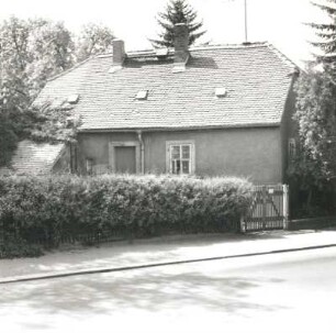 Colditz, Am Ring 4. Wohnhaus mit Friedhofsverwaltung (M. 19. Jh.). Straßenansicht