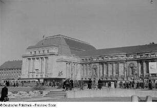 Vorderansicht des Hauptbahnhofs