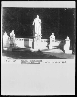 Denkmalgruppe Kurfürst Albrecht Achilles