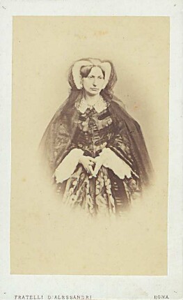 Carolyne Fürstin von Sayn-Wittgenstein, stehend