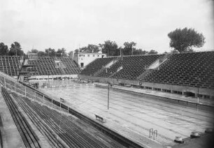Berlin (Friedrichshain). Friesen-Schwimm-Stadion