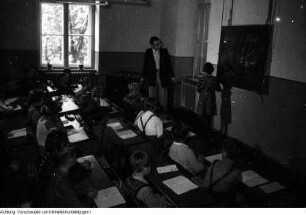 Dresden, Reportage über die Arbeit der freiwilligen Aufbauhelfer, Schüler der Prof.-Dr.-Zeigner-Schule Dresden, November 1953