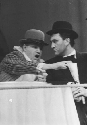 Szenenbilder aus "Aufstieg und Fall der Stadt Mahagonny", Oper von Kurt Weill mit Libretto von Bertolt Brecht. Brechtabend II "Mahagonny" im Berliner Ensemble, 09.02.1963