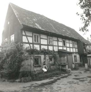 Dresden-Trachau, Gaußstraße 4. Häusleranwesen (1786/1800). Wohnhaus. Hofnansicht mit Windfang und Oberlaube