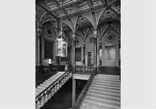Blick in das Treppenhaus im Kronprinzen-Palais