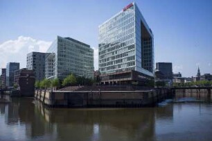 Das Spiegel-Gebäude Ericusspitze ist ein Hochhaus in der Hamburger HafenCity im Quartier Brooktorkai/Ericus und wird seit 2012 von der Spiegel-Gruppe als Unternehmenssitz genutzt. Der Entwurf stammt vom Kopenhagener Architekturbüro Henning Larsen Architects. 2014