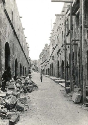 Rhodos. Palaststraße der Johanniterritter (1301/1500) (HAPAG-Mittelmeerfahrt der Oceana Leonhardt 1929)