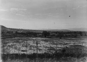 Landschaft : Blick über eine Landschaft. Im Hintergrund Berge