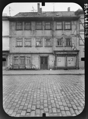 Nordhausen, Am Alten Tor. Wohnhaus mit Laden. Straßenfront