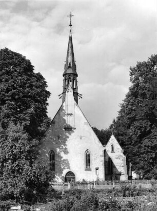 Evangelische Jakobs-Kirche & Totenkirche
