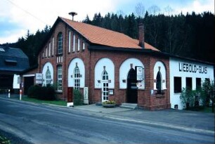 ehemaliges Betriebsgebäude, jetzt Café und Glasbläserwerkstatt im OT Friedrichsthal
