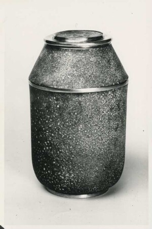 Teedose mit Emaille von Margarete Ernst