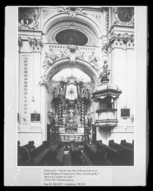 Altar mit Christus Salvator