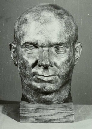 Büste Ernst Thälmann
