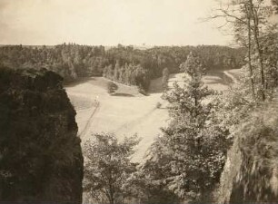 Zschopautal : Mittelsächsisches Hügelland. Zschopautal gegen die Kummersmühle von einer Felsklippe am rechten Gehänge oberhalb der Nixkluft