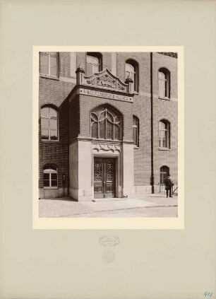 I. und II. Medizinische Klinik der Charité, Berlin: Haupteingang der I. Medizinischen Klinik