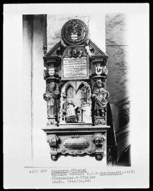 Epitaph des Domherren W. J. von Bernhausen