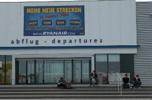 Airport Hahn Terminal : Aufgenommen 2004 am Flughafen Hahn im Hunsrück