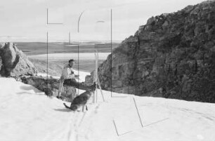 Bodley-Bucht : Rast am Abstieg zur Bodley-Bucht (Heinz Schneider mit Hund Egon)