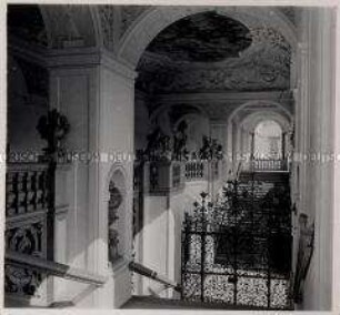 St. Florian, Stiftskirche, Blick ins Treppenhaus