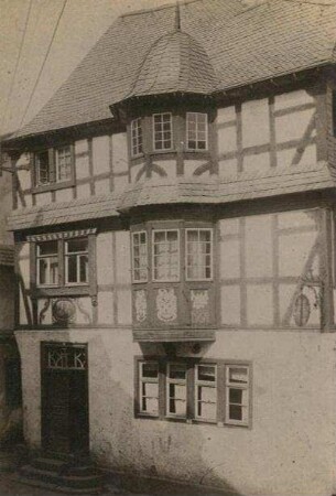 Adenau, Wohnhaus : Adenau. Am Markt. Rheinisches Fachwerkhaus