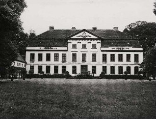 Emkendorf - Herrenhaus, Hofseite