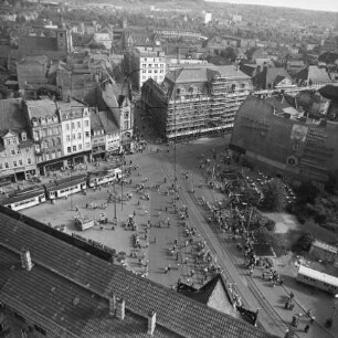 Straßenkreuzung Anger und Bahnhofstraße in der Altstadt von Erfurt : Blickrichtung Süden