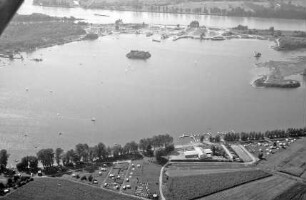 Plittersdorf: Bagger und Erholungsee mit Inseln und Kieswerk, Goldkanal, bei Illingen