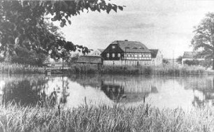 Radibor-Milkwitz. Blick über Mühlteich zur Wassermühle, Ausschnitt, aus: Oberlausitzer Heimatbuch, Sachsenverlag, 1950