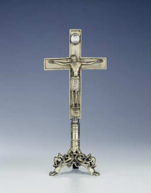 Altarkreuz auf Drachenfuß & Altarkreuz auf Kreuzfuß