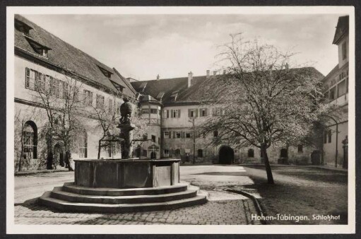 474, Hohen-Tübingen. Schloßhof.