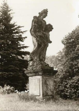 Allegorische Frauengestalt