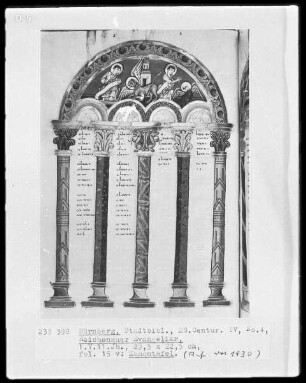 Reichenauer Evangeliar — Kanontafel mit einer Miniatur im Bogen, Folio 15verso