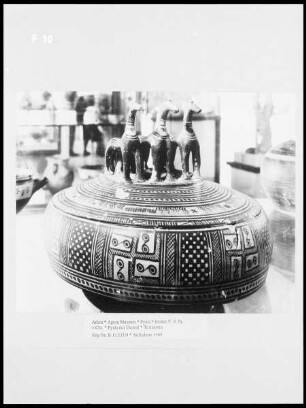 Pyxis