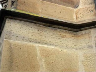 Langhaus im Südwesten-Strebepfeiler-Textinschrift Baumeister Sporer (Jahr 1514)-Teil_03