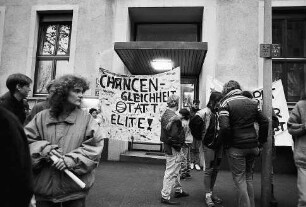 Freiburg im Breisgau: Schüler-Demo vor dem Kolpinghaus