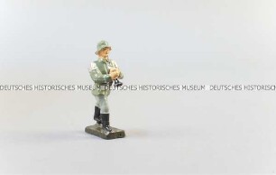 Massefigur: Klarinettenbläser marschierend (Marschmusiker)