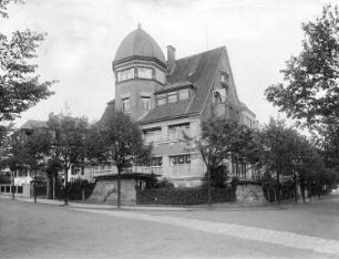 Dresden-Weißer Hirsch, Wolfshügelstraße 7/Ecke Collenbuschstraße. Villa "Hohenzollern" (1905-1906). Straßenansicht