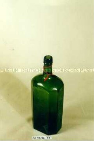 Glasflasche für Spirituosen (?) "J.A. Gilka"