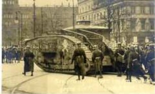 Panzer der Regierungstruppen in Berlin