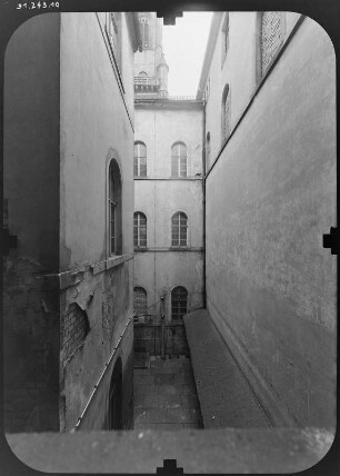 Kamenz, Markt 1. Rathaus (1848; C. A. Schramm). Innenhof