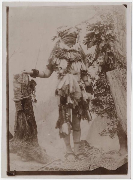 Person adorned with objects of the Tumrahá ("Wuiah mask")